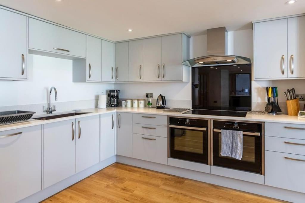 15 The Crescent - Cornwall *